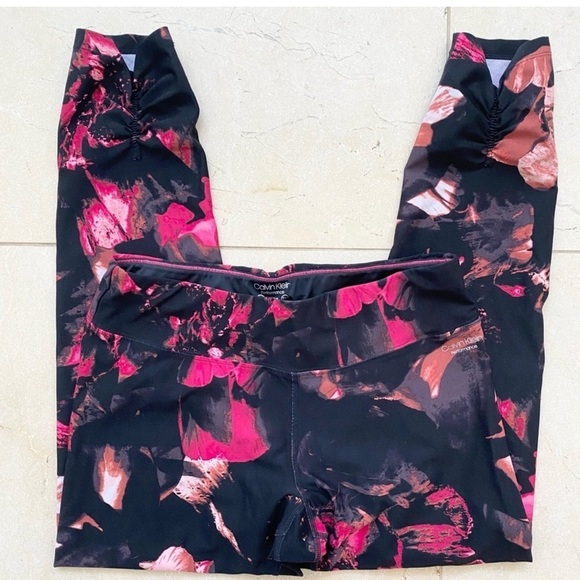 Bundle of 2 Calvin Klein Capri Crop Leggings Medium - Picture 8 of 14